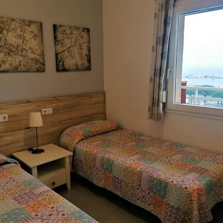 ROCMAR. Apartamento frente al puerto y vistas a la bahía de Roses - ES-258-30 Rosas