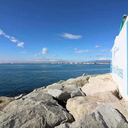 ROCMAR. Apartamento frente al puerto y vistas a la bahía de Roses - ES-258-30 *